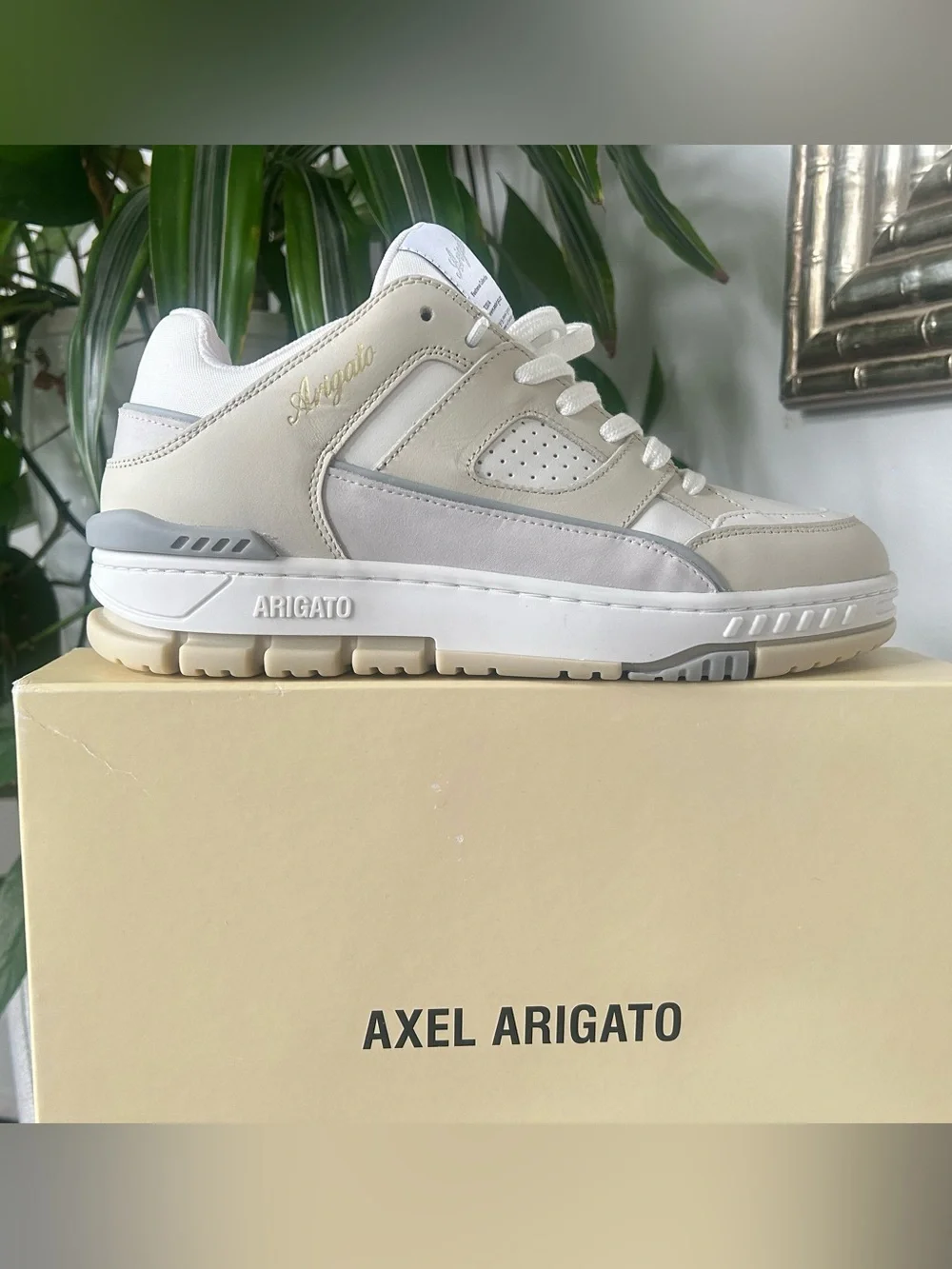 Axel Arigato White & Beige Area Lo Low-Top Sneaker - Picture 2 of 6